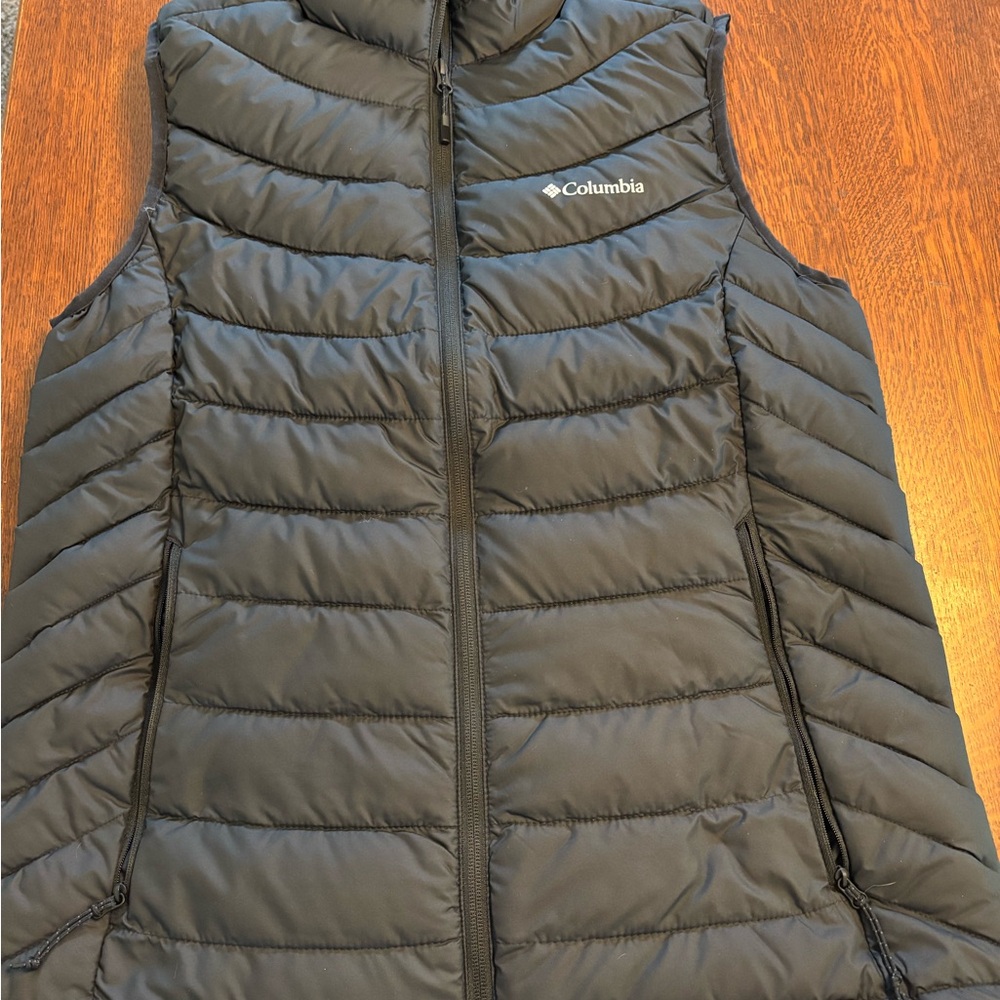 Columbia Black Quilted Vest NWOT